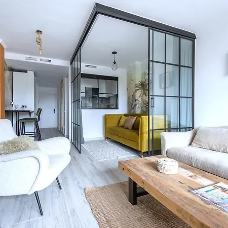 Apartment Cerrar Por Favor