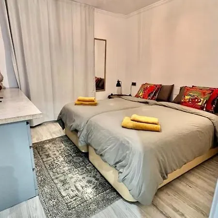 Apartment Cerrar Por Favor